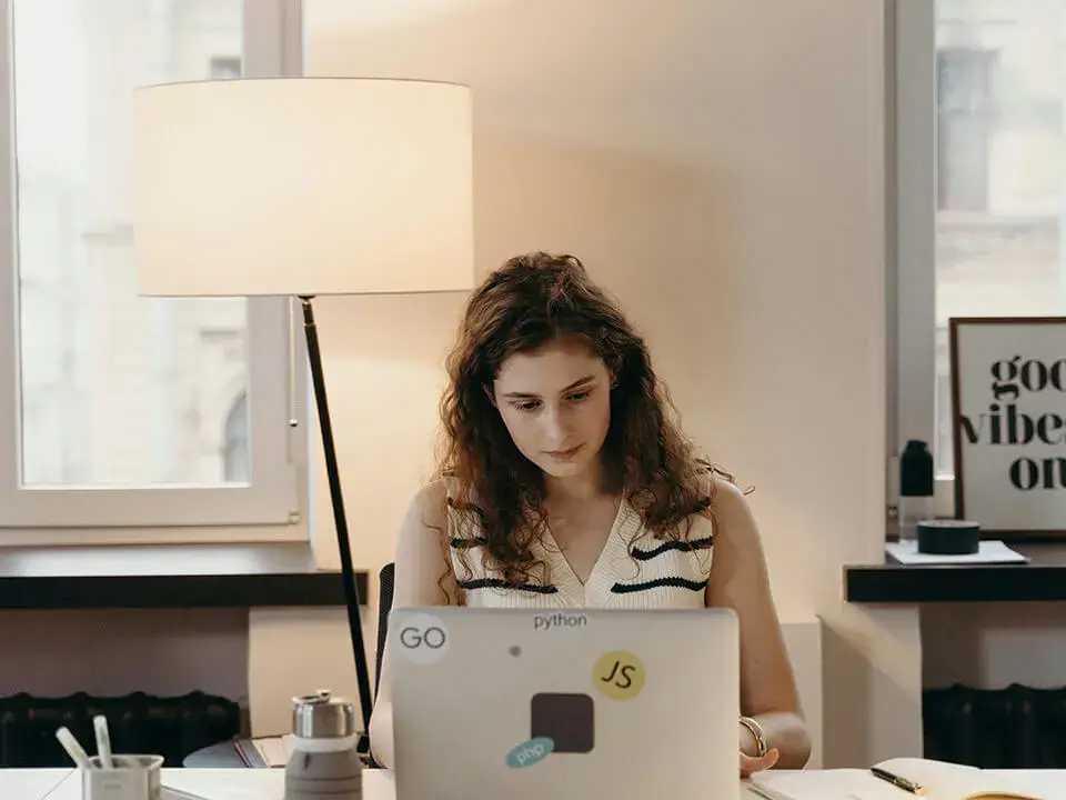 Dijital Başarının Temeli: Profesyonel Web Tasarım ve Web Yazılım Çözümleri